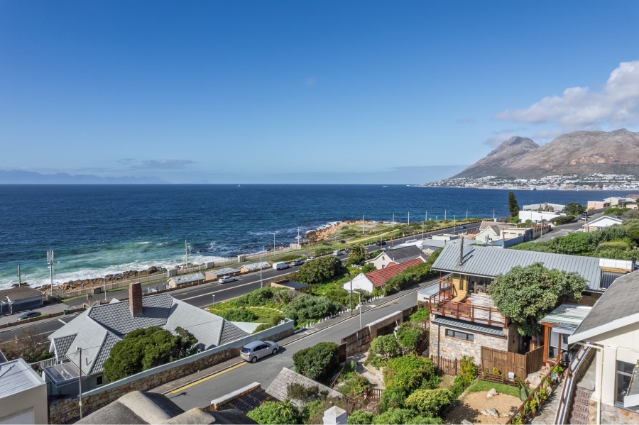 3 Bedroom Property for Sale in Cairnside Western Cape